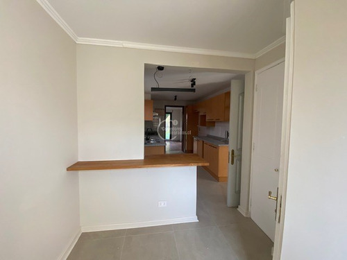 Casa En Venta De 4 Dorm. En Lo Barnechea