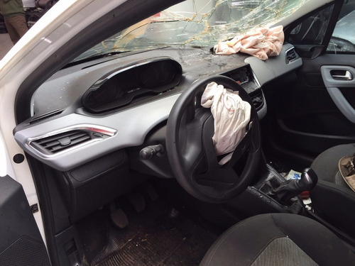 Sucata Peugeout 208 1.4 2014 (somente Em Peças)