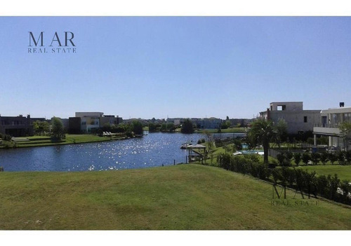 Imagen 11 de 18 de Casa En Venta En Barrio Los Lagos