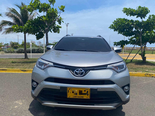 Toyota RAV4 2.0 Street