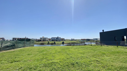 Lote De 900 M2, A La Laguna, En Naudir Aguas Privadas A La Venta -