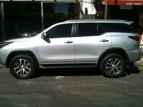 Toyota Sw4 Srx Automatica Cuero 7 Pasajeros 2020 Gris Plata