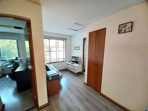 Condominio, Casa En Venta De 4 Dorm. En La Reina