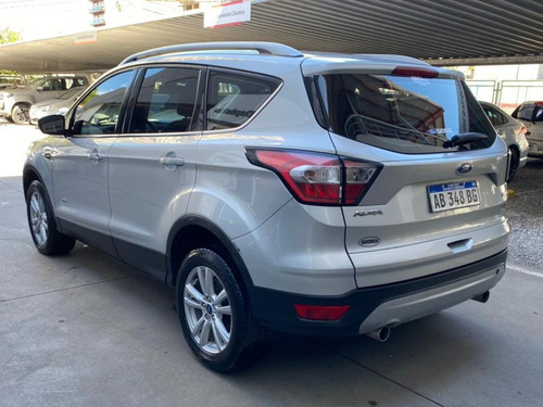Ginza. Ford Kuga Sel 2.0l Ecoboost 6at Awd 2017