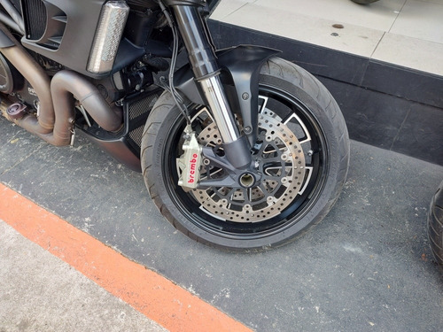 Imagem 9 de 14 de Ducati Diavel 1200