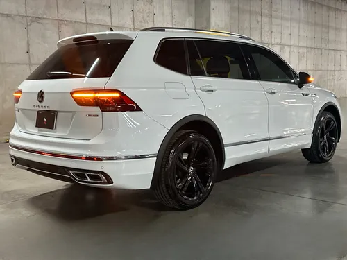 Volkswagen Tiguan 2.0 Tsi R-Line 10 Años Dsg7