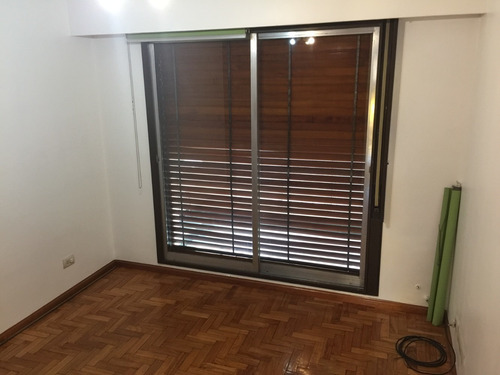 Imagen 7 de 14 de Semipiso 4 Ambientes. Impecable. Balcón Frente Muy Luminoso.