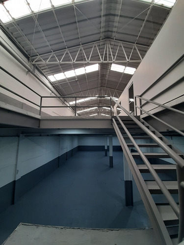 Imagen 10 de 11 de Bodega Con Oficinas Dentro De Parque A 200 Metros Del Metro