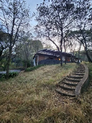 Casa Venta, Con Departamento O Estudio Independiente. 10 Estacionamientos.