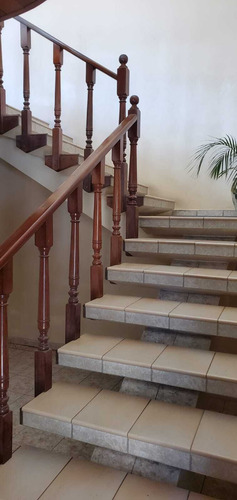 Vendo Amplio Local Comercial En Zona Universitaria.