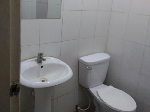 Imagen 8 de 10 de Venta De Local Comercial, Ubicado En Centro Comercial Paseo Paraparal, Sector Los Guayos, Planta Baja. Cuenta Con 54 Mts2. Con Opción A Fondo De Comercio