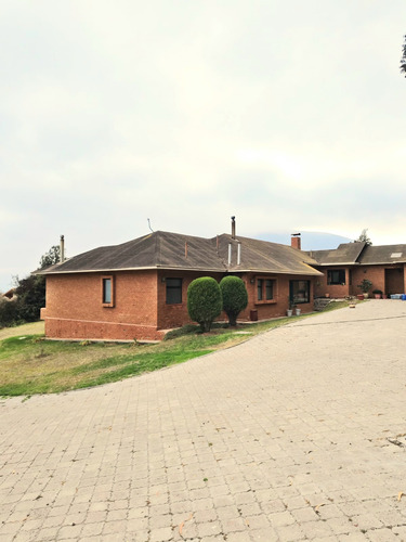 Casa En Agradable Condominio/ Cerro Grande
