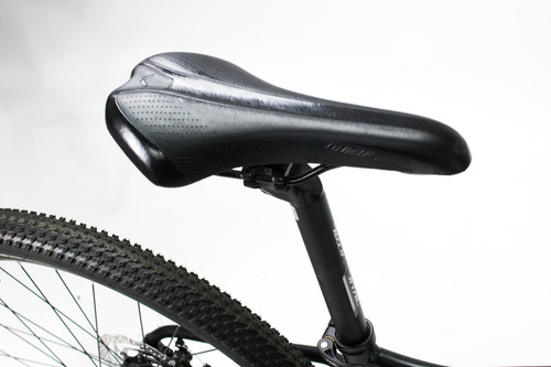 Bicicleta Vital Mtb X1 R29 Cuadro Mediano 21 Velocidades Color Negro
