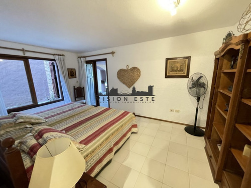 Apartamento En Venta En Manantiales, Primera Linea 3 Dormitorios