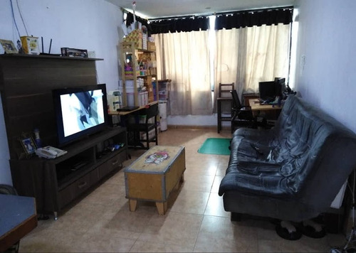 Imagen 4 de 5 de En Venta Apartamento En Urb. Las Quintas Rp
