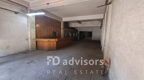 Arriendo De Local Comercial + Bodega + Oficina, Sant