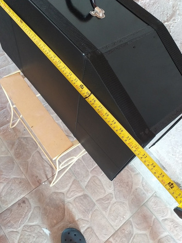 Imagen 3 de 8 de Se Vende Cajon Para Bajo De 12 Pulgadas Y Cornetas 6x9, 40v