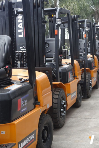Autoelevador Liangong 25 Triple Torre 4,5m Levante 2.5tn