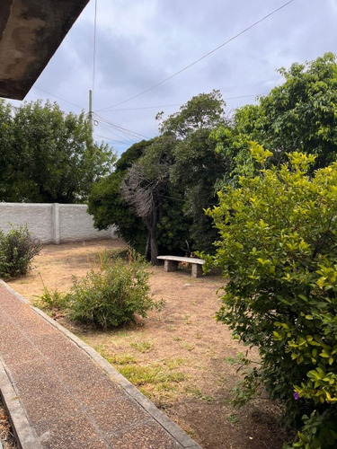 Casa En Venta - 2 Dormitorios 1 Baño - Cochera - 448mts2 - Libertad