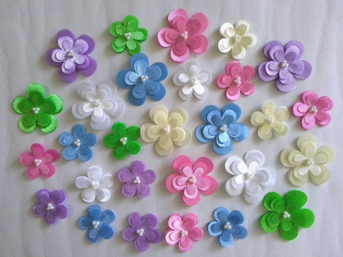 Imagen 3 de 4 de Flores De Tela En Raso Brillante De 3 Y 4cm