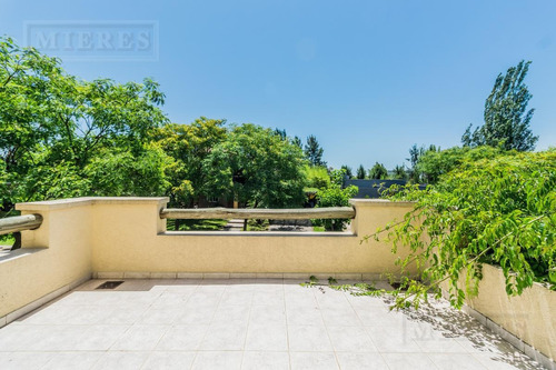 Casa En Venta Sobre Lote A La Laguna - San Agustín, Villanueva.