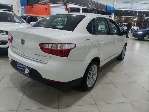 Imagem 4 de 8 de Fiat Grand Siena 1.6 Essence Dual(reprovado) 2013
