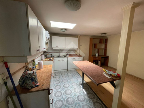 Casa En Venta De 4 Dorm. En Maipú