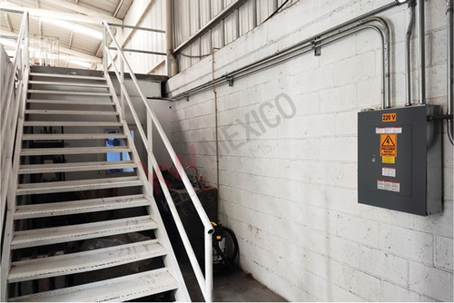 Bodega En Venta En Santa Rosa Jauregui A Solo 50 Metros De Paseo De La República