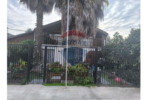 Venta De Amplia Y Cómoda Casa En Maipú
