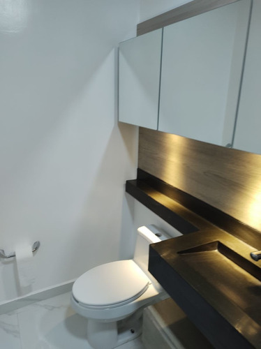 Imagen 14 de 18 de Hermoso Departamento Remodelado.