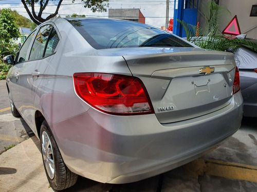 Imagen 3 de 10 de Aveo Ls Sedan Manual