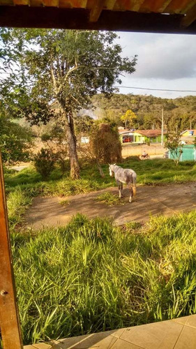 Chácara Com Escr. Registrada ( Falta Acabamento Na Piscina)