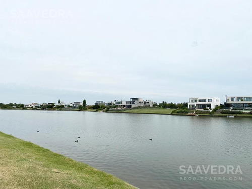 Imagen 2 de 13 de Excelente Lote Al Agua En Venta. Primera Linea Con Salida Al Lago Central. Barrio Virazon