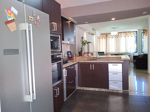 Imagen 1 de 11 de Leal Pérez Vende Townhouse En Lomas Altos, Lomas Del Este