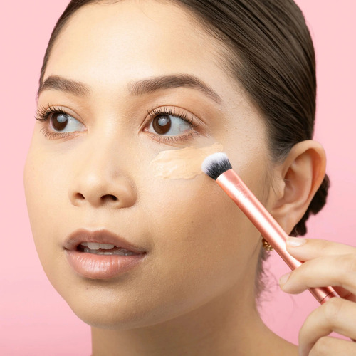 Real Techniques: Concealer Brush Bmakeup