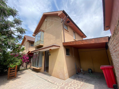 Cómoda Casa Con Excelente Ubicación En Buin