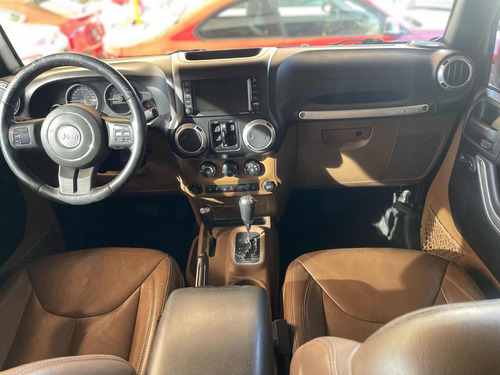 Jeep Wrangler 3.6 3p Sahara V6 4x4 At