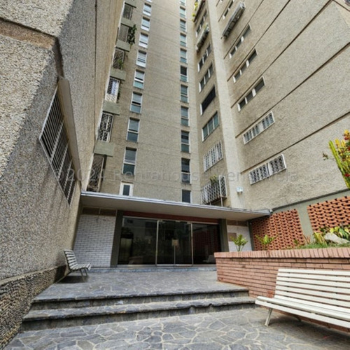 Alquiler De Apartamento En Altamira Jg