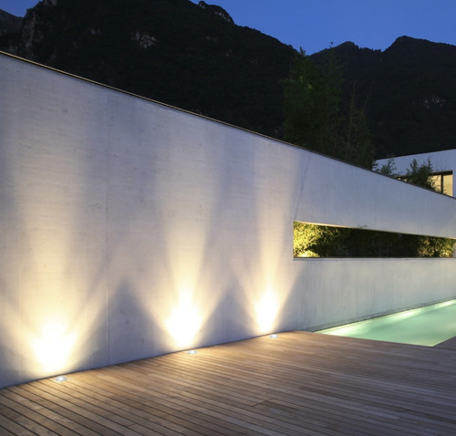 Lampara A Piso Con Foco Led Incluido De 5w Exteriores Jardín