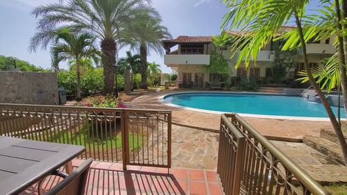 Imagen 2 de 17 de Espectacular Casa En Alquiler Vacacional En Isla Margarita En Av Aldonza Manrique De Playa El Angel A 2 Cuadras De Farmatodo