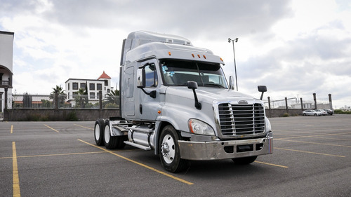 Imagen 1 de 14 de Freightliner Cascadia 2015