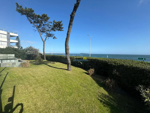Excelente Chalet Sobre Primera Línea Con Vista Directa Al Mar