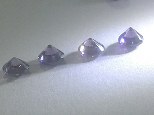 66 Se Vende Zircon Redondo Facetada De Color Amatista Origi.