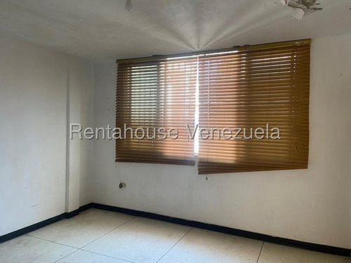 Casa En Venta,la Trinidad Mls #25-18359 Sc