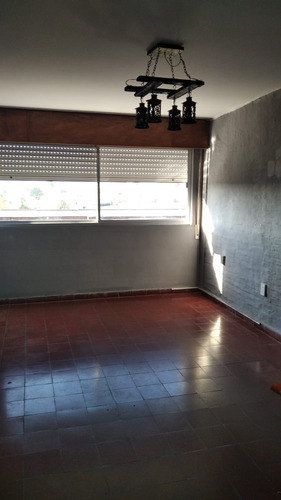 Ideal Para Renta, Próximo Terminal