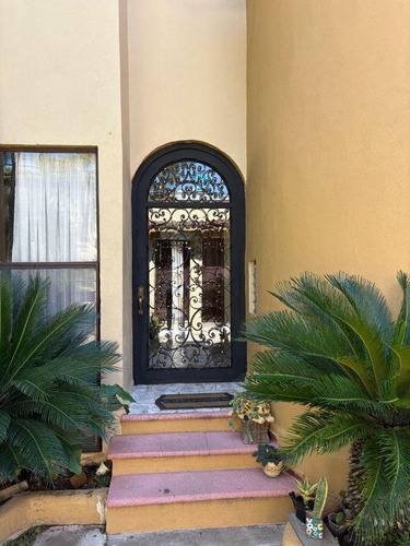 Casa Sola En Lomas De Atzingo, Cuernavaca, Morelos - Iti-2048-cs*