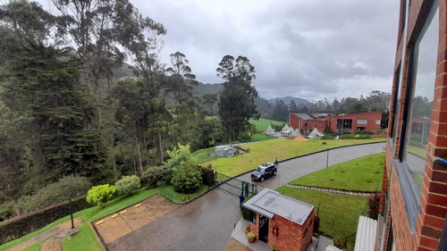 Imagen 5 de 17 de Lindo Apartamento Campestre Via La Calera En Conjunto Cerrado Cancha De Tennis, Linda Vista Zonas Verdes Excelente Calidad De Vida, Se Escuchan Propuestas Doble Parqueadero Depósito Y Balcon