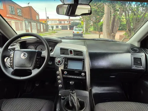 Ssangyong Kyron 2.3 Gasolina 7 Pasajeros