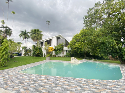 Casa De Venta En Arroyo Hondo, Prox A Arroyo Manzano