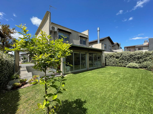 Casa A La Venta - Hurlingham- Complejo Las Fincas